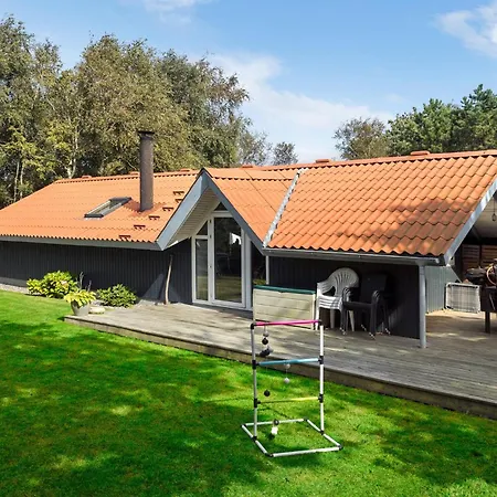 Holiday home In With Kitchen *