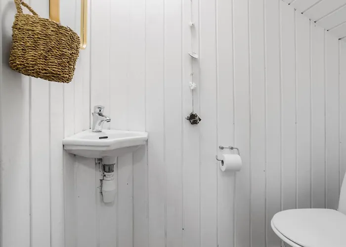 Three-bedroom In Feriehus *
